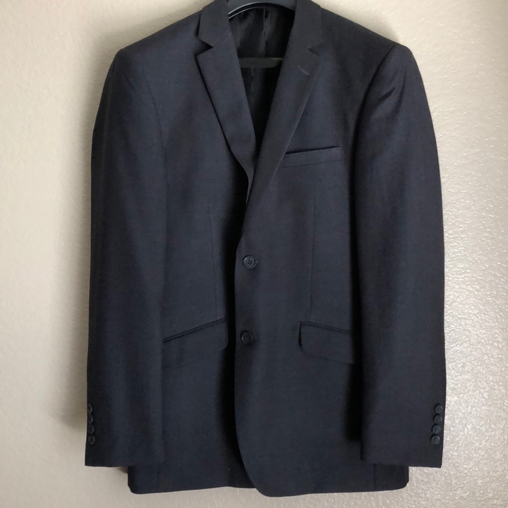 Men’s dark grey suit